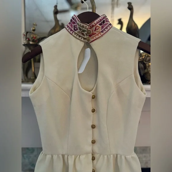 Vintage Mod Embroidered Dress - Picture 2 of 10